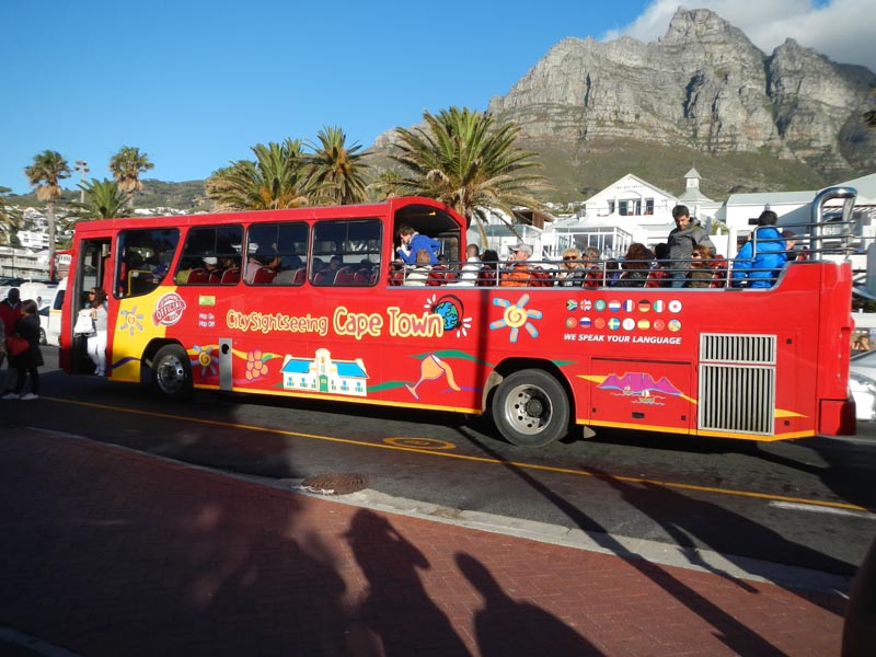 hop-on hop-off Bus